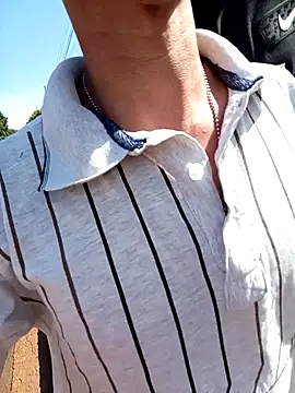 Snapshot of Frdrereeee chatting on 11-07-25, 06:45 Frdrereeee online show from 11-07-25, 06:45