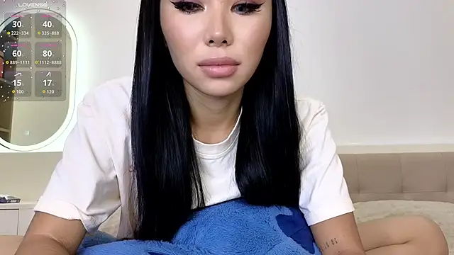 Snapshot of asianqueeny chatting on 05-11-26, 07:55 asianqueeny online show from 05-11-26, 07:55