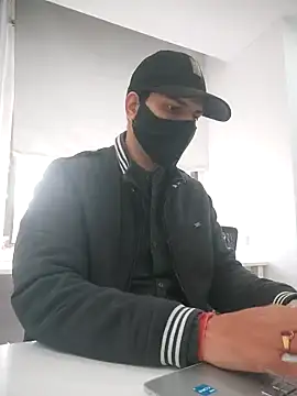 Snapshot of NikaYeptho chatting on 12-17-25, 09:36 NikaYeptho online show from 12-17-25, 09:36