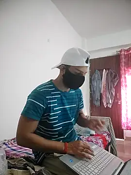 Snapshot of NikaYeptho chatting on 11-05-25, 09:12 NikaYeptho online show from 11-05-25, 09:12