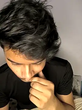Snapshot of kaif_220 chatting on 10-13-25, 01:12 kaif 220 online show from 10-13-25, 01:12