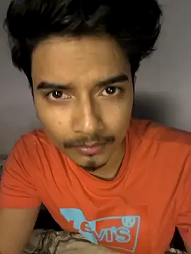 Snapshot of kaif_220 chatting on 10-21-25, 03:44 kaif 220 online show from 10-21-25, 03:44