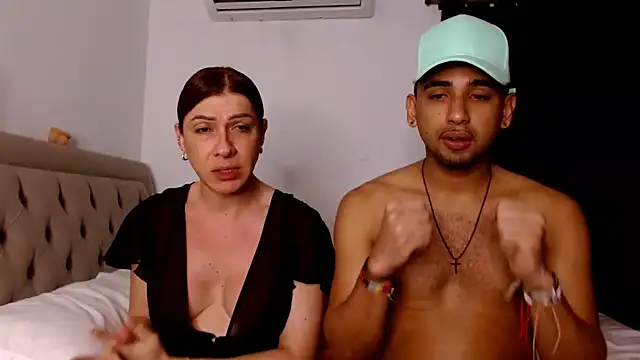 sweethoneytsx online show from 10-20-25, 12:02