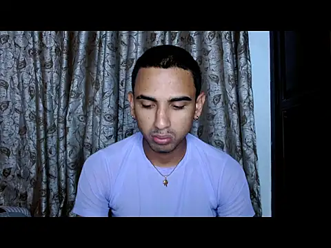 Snapshot of dannyhardx chatting on 11-17-25, 10:14 dannyhardx online show from 11-17-25, 10:14