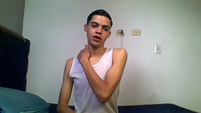 Latinos 2001 online show from 07-21-26, 02:07