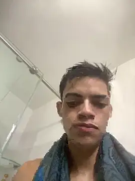 Latinos 2001 online show from 06-30-26, 12:49