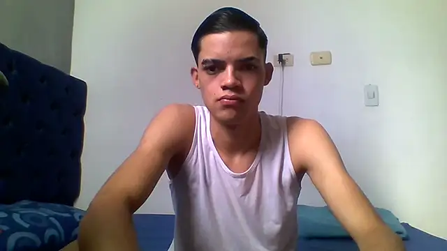 Latinos 2001 online show from 06-17-26, 01:32