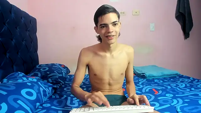 Latinos 2001 online show from 02-10-26, 03:33