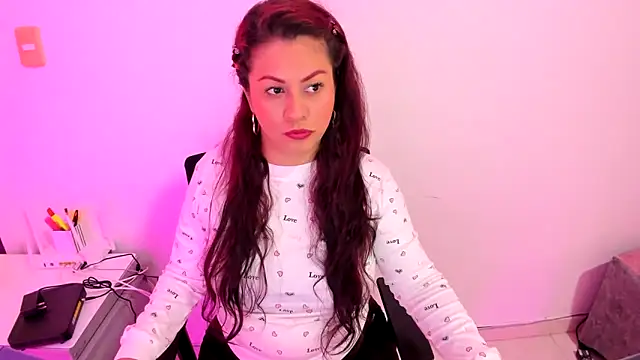 thamara226 online show from 09-19-25, 02:54