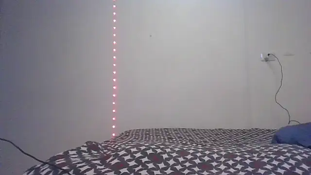 Snapshot of Sophy666 chatting on 09-09-25, 09:13 Sophy666 online show from 09-09-25, 09:13