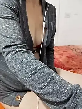 Snapshot of Sophy666 chatting on 03-02-25, 04:17 Sophy666 online show from 03-02-25, 04:17