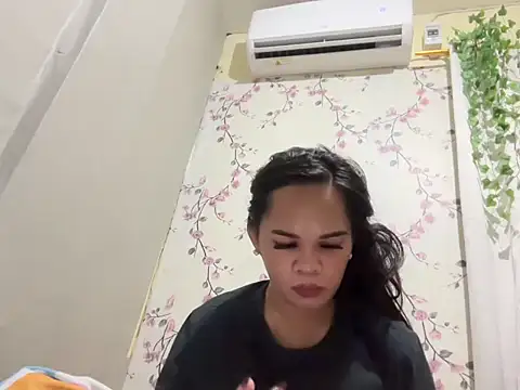 Snapshot of SophiaCourthaway chatting on 10-30-25, 07:22 SophiaCourthaway online show from 10-30-25, 07:22