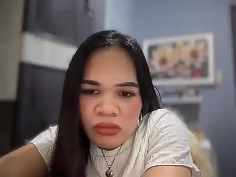 Snapshot of SophiaCourthaway chatting on 04-12-26, 10:13 SophiaCourthaway online show from 04-12-26, 10:13