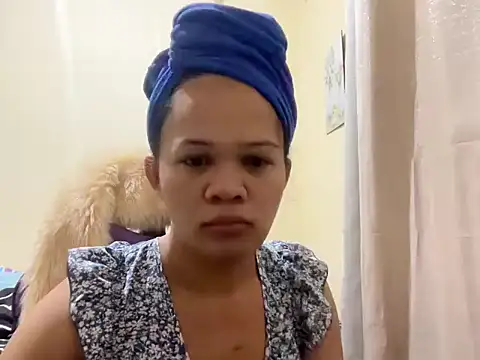Snapshot of SophiaCourthaway chatting on 06-12-26, 01:36 SophiaCourthaway online show from 06-12-26, 01:36