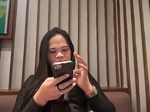 Snapshot of SophiaCourthaway chatting on 05-14-26, 12:57 SophiaCourthaway online show from 05-14-26, 12:57