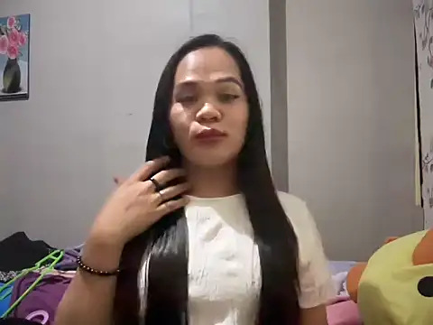 Snapshot of SophiaCourthaway chatting on 05-18-26, 10:47 SophiaCourthaway online show from 05-18-26, 10:47