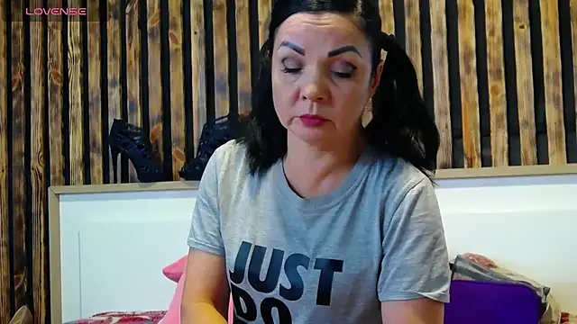 Tory Lovi online show from 12-16-25, 10:41