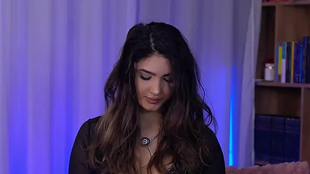 Snapshot of SarahPeach8 chatting on 02-18-26, 08:22 SarahPeach8 online show from 02-18-26, 08:22