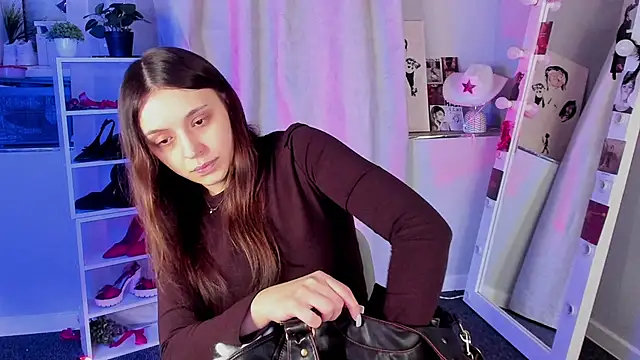 Sahara Shields online show from 11-24-25, 10:04