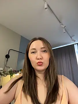 Snapshot of Kiss_My_Body chatting on 06-11-26, 02:03 Kiss My Body online show from 06-11-26, 02:03