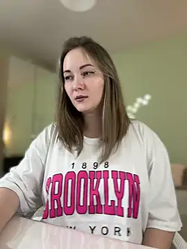 Snapshot of Kiss_My_Body chatting on 01-27-25, 04:11 Kiss My Body online show from 01-27-25, 04:11