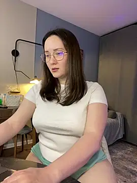 Snapshot of Kiss_My_Body chatting on 10-07-25, 05:58 Kiss My Body online show from 10-07-25, 05:58