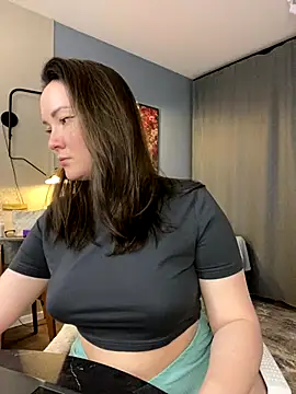 Snapshot of Kiss_My_Body chatting on 09-10-25, 07:57 Kiss My Body online show from 09-10-25, 07:57