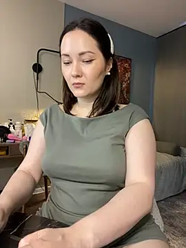 Snapshot of Kiss_My_Body chatting on 11-08-25, 12:42 Kiss My Body online show from 11-08-25, 12:42