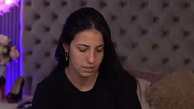 Snapshot of KeylaBlair chatting on 05-18-26, 08:35 KeylaBlair online show from 05-18-26, 08:35