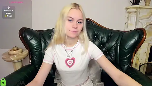 HillEva online show from 10-25-25, 07:07