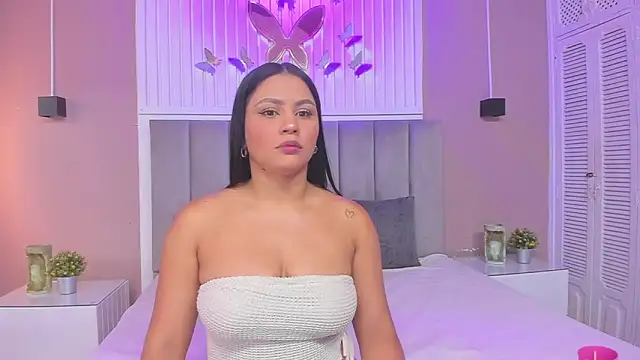 Snapshot of janna_lopez_ chatting on 10-17-25, 11:34 janna lopez online show from 10-17-25, 11:34