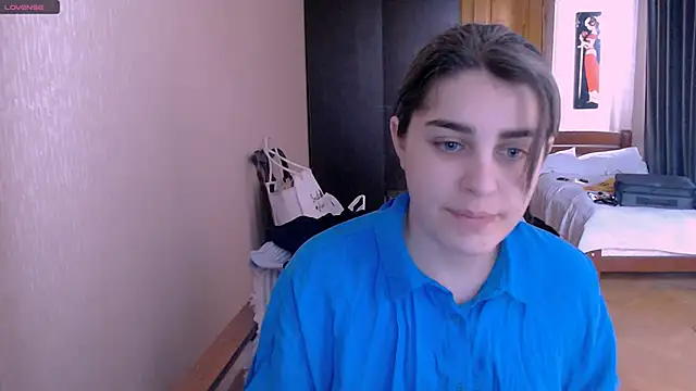 Snapshot of _Roselina_ chatting on 03-21-25, 07:22 Roselina online show from 03-21-25, 07:22