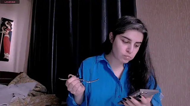 Snapshot of _Roselina_ chatting on 02-19-25, 08:12 Roselina online show from 02-19-25, 08:12
