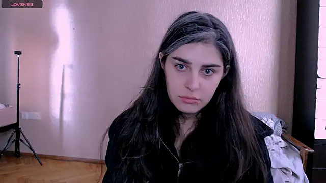 Snapshot of _Roselina_ chatting on 10-01-25, 06:51 Roselina online show from 10-01-25, 06:51