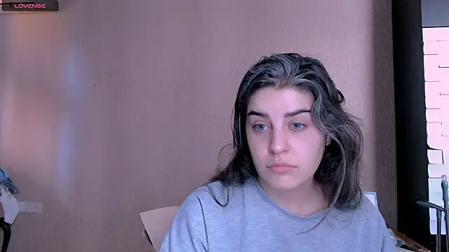 Snapshot of _Roselina_ chatting on 10-07-25, 10:27 Roselina online show from 10-07-25, 10:27