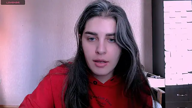Snapshot of _Roselina_ chatting on 10-19-25, 10:40 Roselina online show from 10-19-25, 10:40