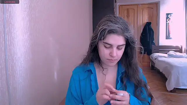 Snapshot of _Roselina_ chatting on 02-27-25, 06:24 Roselina online show from 02-27-25, 06:24