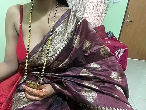 Snapshot of Sandhya_lovely chatting on 02-18-26, 08:11 Sandhya lovely online show from 02-18-26, 08:11