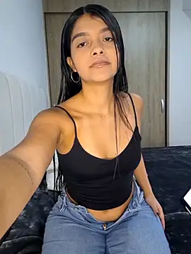 IslaBlaze online show from 11-11-25, 06:36