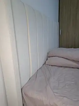 IslaBlaze online show from 12-04-25, 01:37