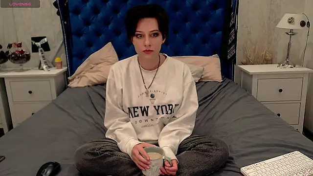 via mayer  online show from 12-17-25, 07:52