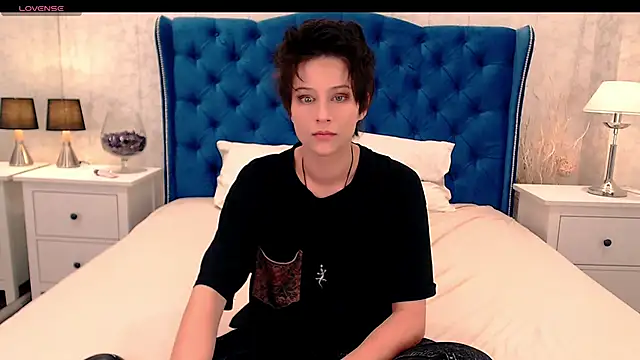 via mayer  online show from 10-04-25, 01:45