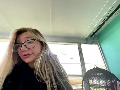 Snapshot of Hatgirl69 chatting on 10-01-25, 09:07 Hatgirl69 online show from 10-01-25, 09:07