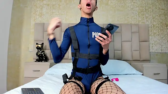 EthaanCox online show from 11-09-25, 03:16