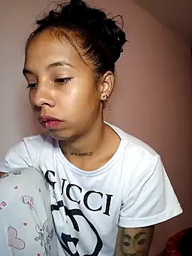 Miss sparkle00 online show from 02-02-25, 03:32