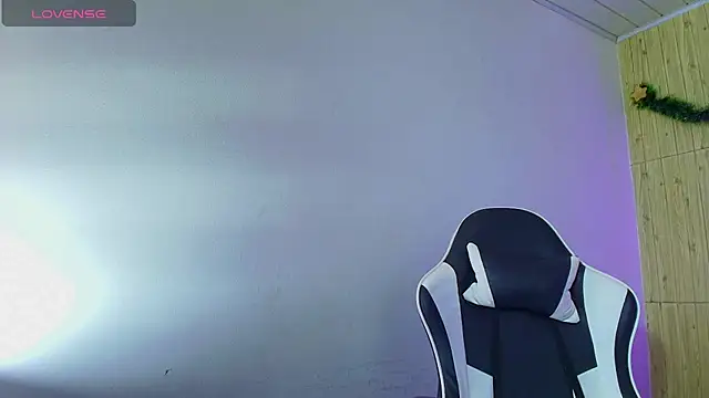 Miss sparkle00 online show from 12-14-25, 05:24