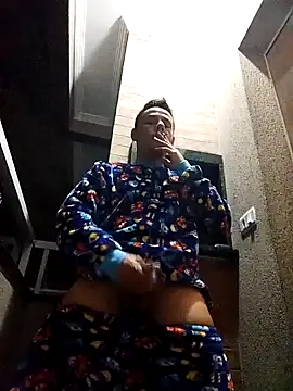 Snapshot of Santanacumxplod chatting on 03-19-25, 01:43 Santanacumxplod online show from 03-19-25, 01:43