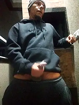 Snapshot of Santanacumxplod chatting on 10-08-25, 03:08 Santanacumxplod online show from 10-08-25, 03:08