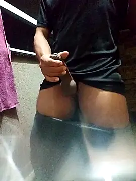 Snapshot of Santanacumxplod chatting on 02-23-26, 04:58 Santanacumxplod online show from 02-23-26, 04:58