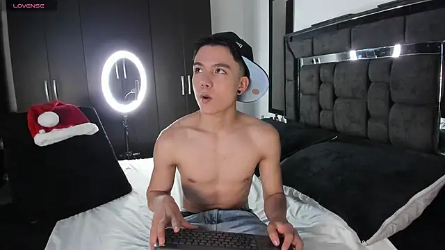 alanblack1 online show from 11-21-25, 10:09